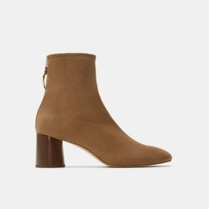 Zara Stretch Boot (Tan)